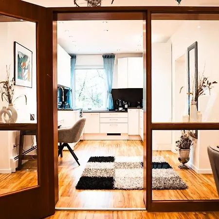 Апартаменты Kj Ferienwohnung Zentral - Swimming Pool - Balkon - Parkplatz