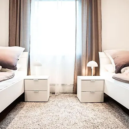 Kj Ferienwohnung Zentral - Swimming Pool - Balkon - Parkplatz * Аугсбург