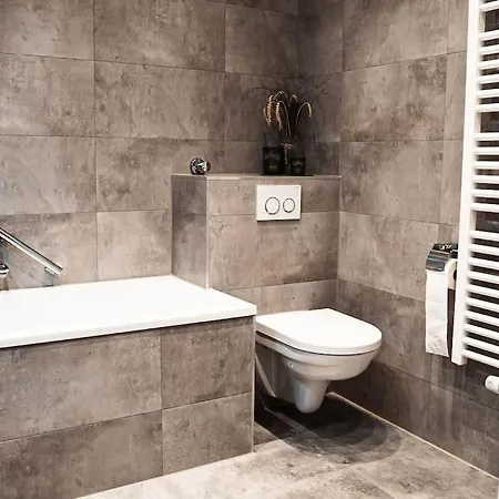Апартаменты Kj Ferienwohnung Zentral - Swimming Pool - Balkon - Parkplatz