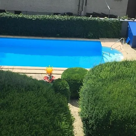 Апартаменты Kj Ferienwohnung Zentral - Swimming Pool - Balkon - Parkplatz Аугсбург