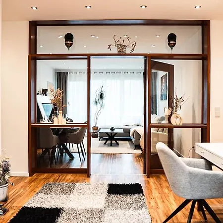 Kj Ferienwohnung Zentral - Swimming Pool - Balkon - Parkplatz *