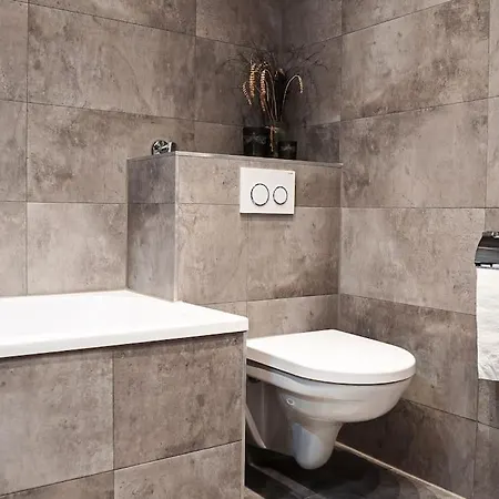 Kj Ferienwohnung Zentral - Swimming Pool - Balkon - Parkplatz