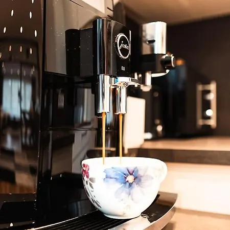 Kj Ferienwohnung Zentral - Swimming Pool - Balkon - Parkplatz *