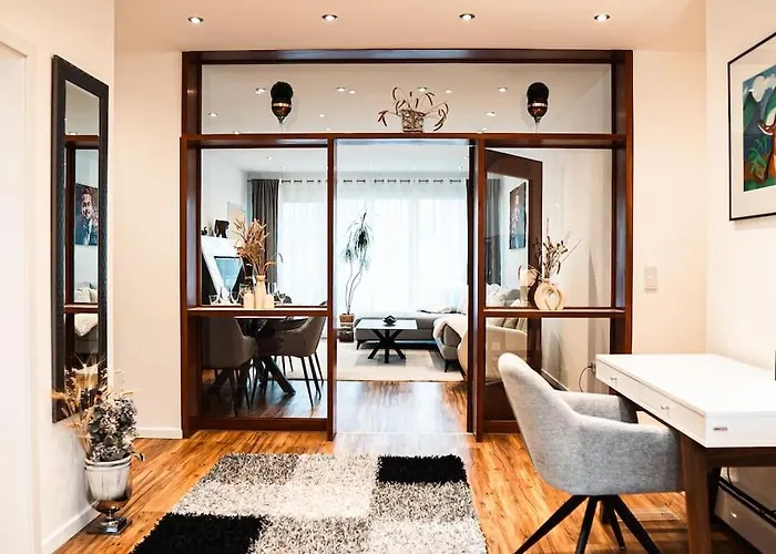 Kj Ferienwohnung Zentral - Swimming Pool - Balkon - Parkplatz *