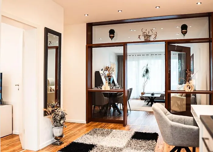 Kj Ferienwohnung Zentral - Swimming Pool - Balkon - Parkplatz *