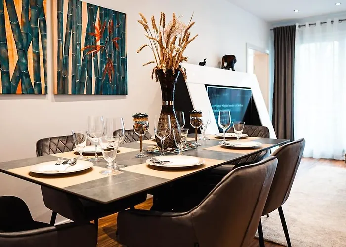 Апартаменты Kj Ferienwohnung Zentral - Swimming Pool - Balkon - Parkplatz Аугсбург