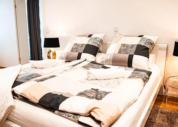 아파트 Kj Ferienwohnung Zentral - Swimming Pool - Balkon - Parkplatz *