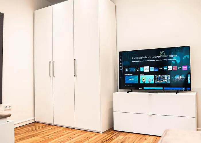 Апартаменты Kj Ferienwohnung Zentral - Swimming Pool - Balkon - Parkplatz *