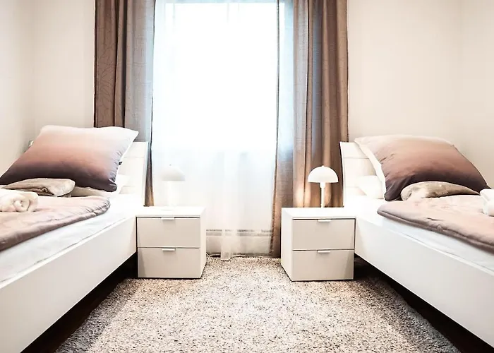 Kj Ferienwohnung Zentral - Swimming Pool - Balkon - Parkplatz * Аугсбург