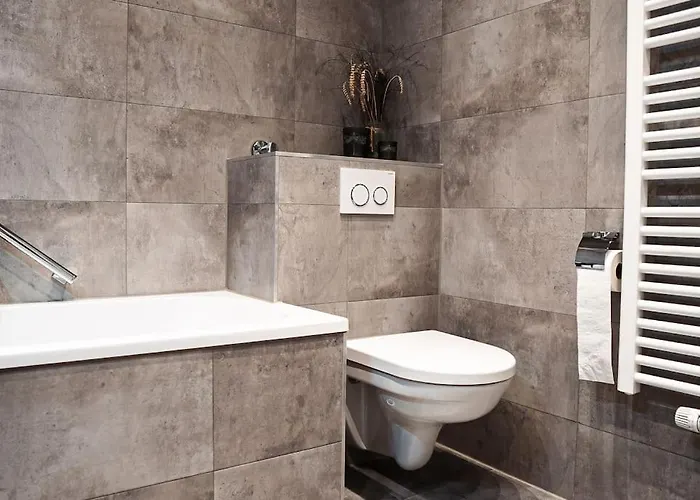 Kj Ferienwohnung Zentral - Swimming Pool - Balkon - Parkplatz