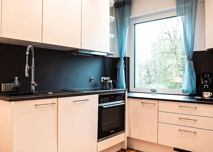 아파트 Kj Ferienwohnung Zentral - Swimming Pool - Balkon - Parkplatz