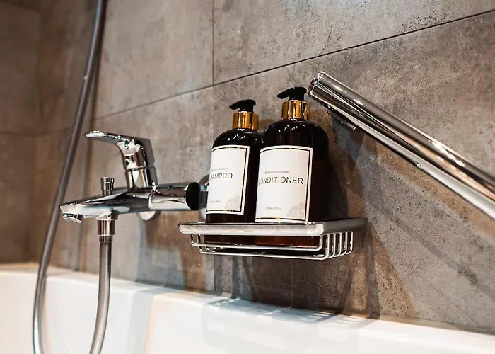 Kj Ferienwohnung Zentral - Swimming Pool - Balkon - Parkplatz Апартаменты Аугсбург