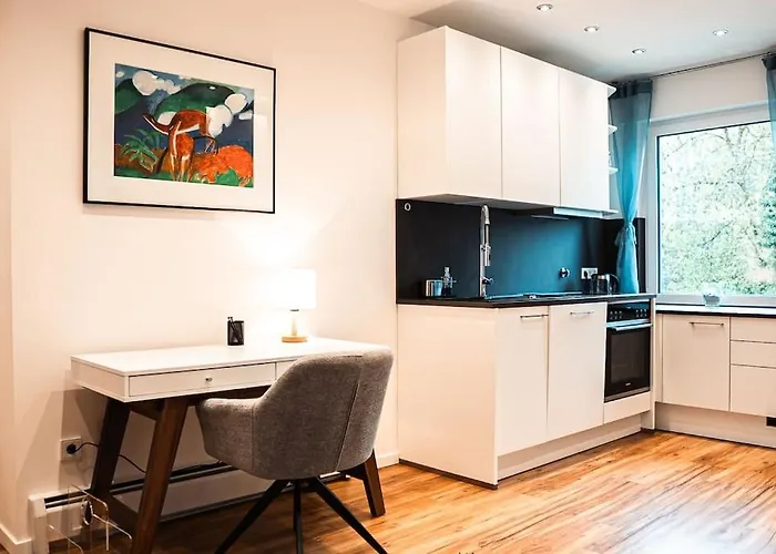 Kj Ferienwohnung Zentral - Swimming Pool - Balkon - Parkplatz Аугсбург