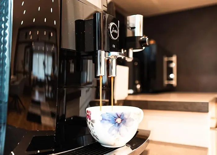 Kj Ferienwohnung Zentral - Swimming Pool - Balkon - Parkplatz *