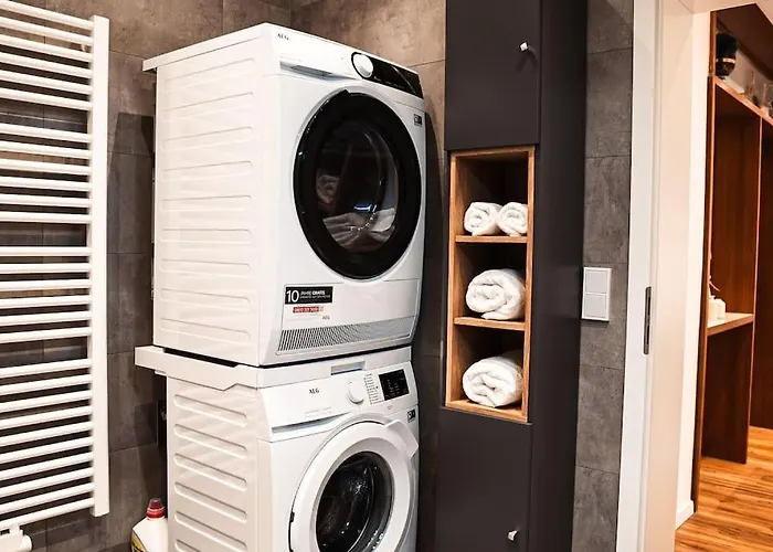 아파트 Kj Ferienwohnung Zentral - Swimming Pool - Balkon - Parkplatz *