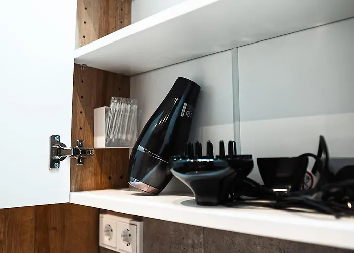 Kj Ferienwohnung Zentral - Swimming Pool - Balkon - Parkplatz