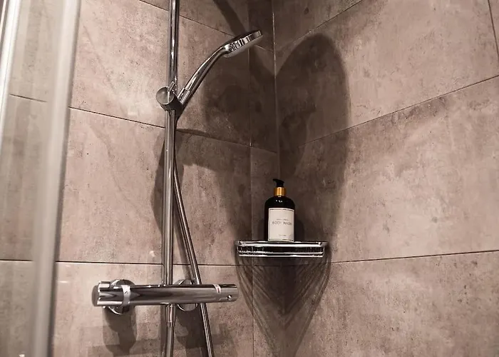 Kj Ferienwohnung Zentral - Swimming Pool - Balkon - Parkplatz