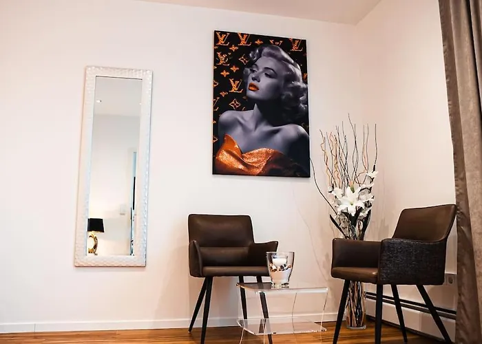 Kj Ferienwohnung Zentral - Swimming Pool - Balkon - Parkplatz * Аугсбург